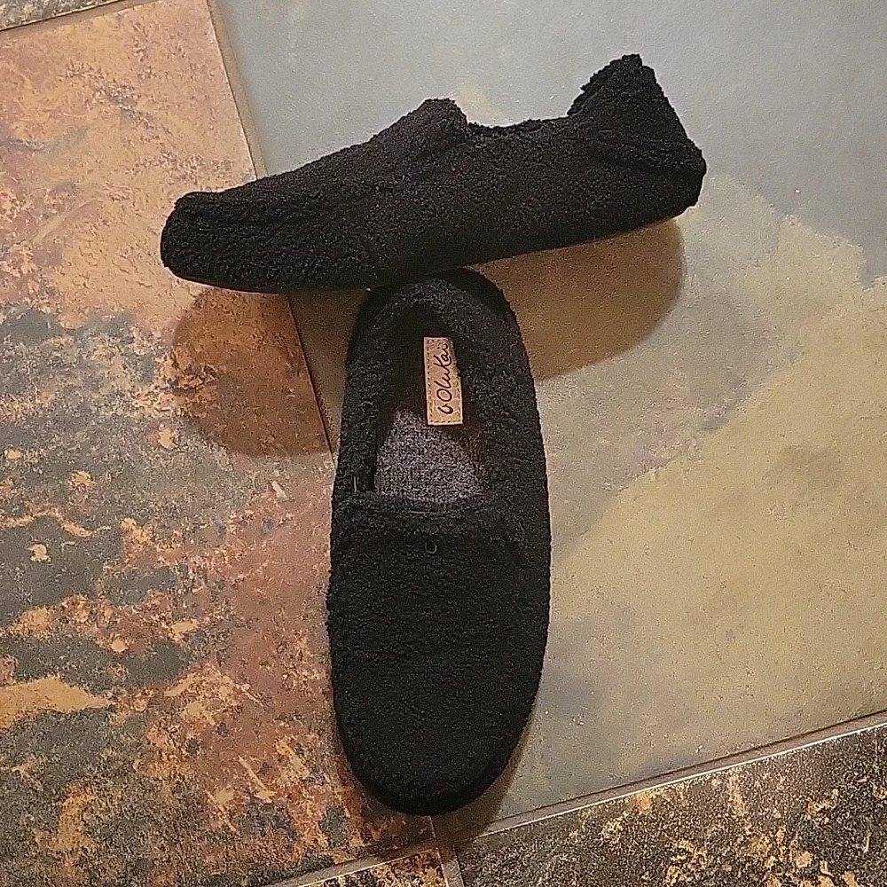 OluKai Women's Black Slippers - Picture 3 of 6